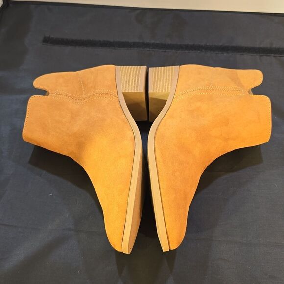 BRAND NEW QUPID WOMEN'S SLIP-ON ALMOND TOE ANKLE BOOT - Picture 13 of 14